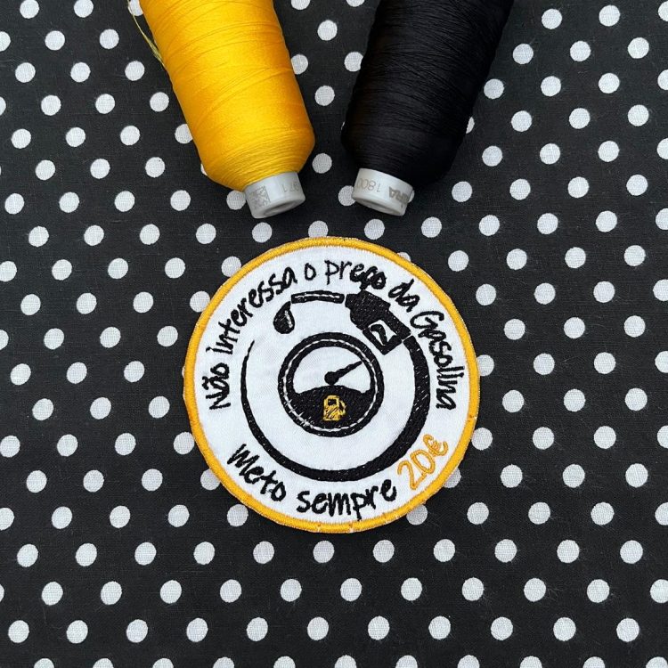 3652